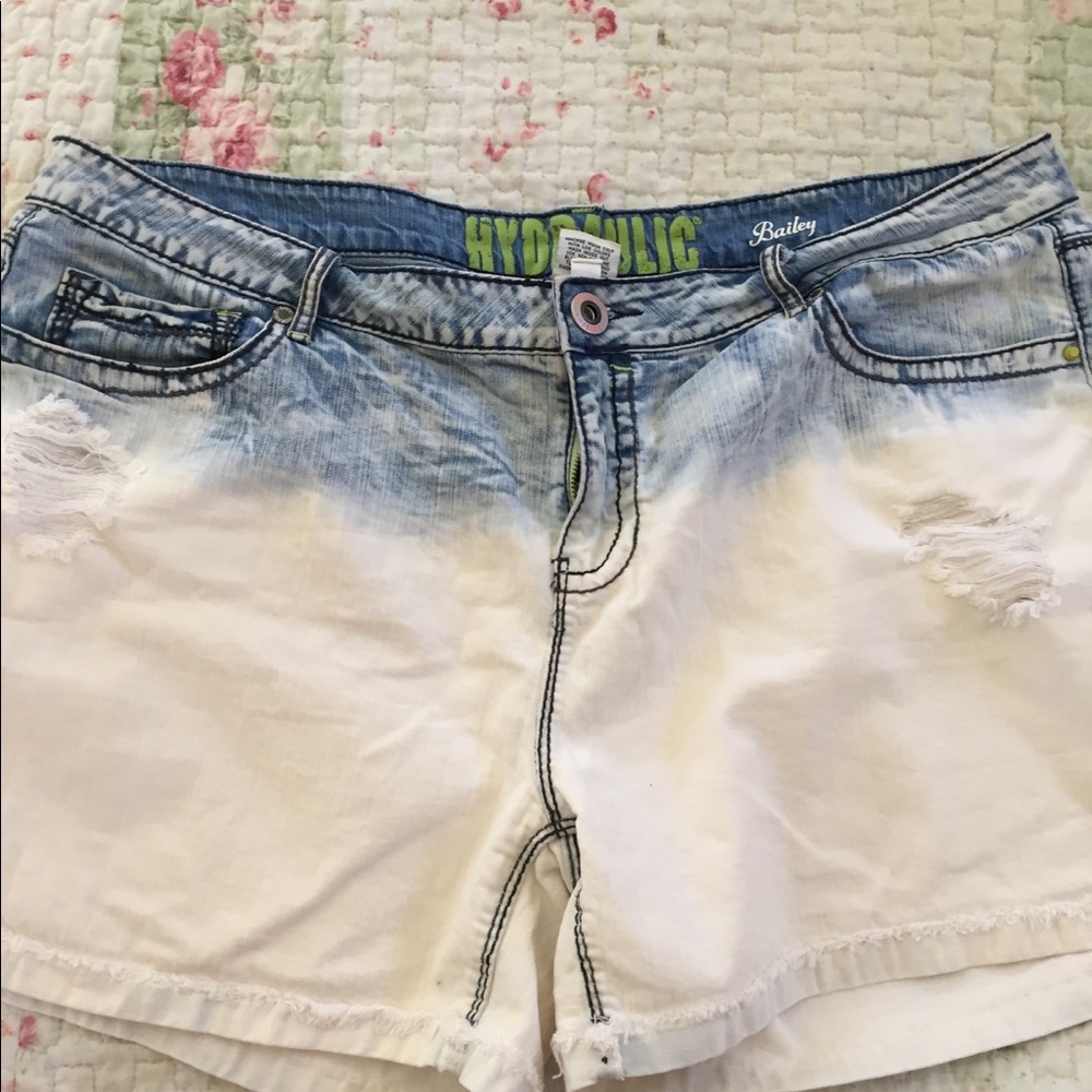 Hydraulic plus size women’s size 22 jean shorts